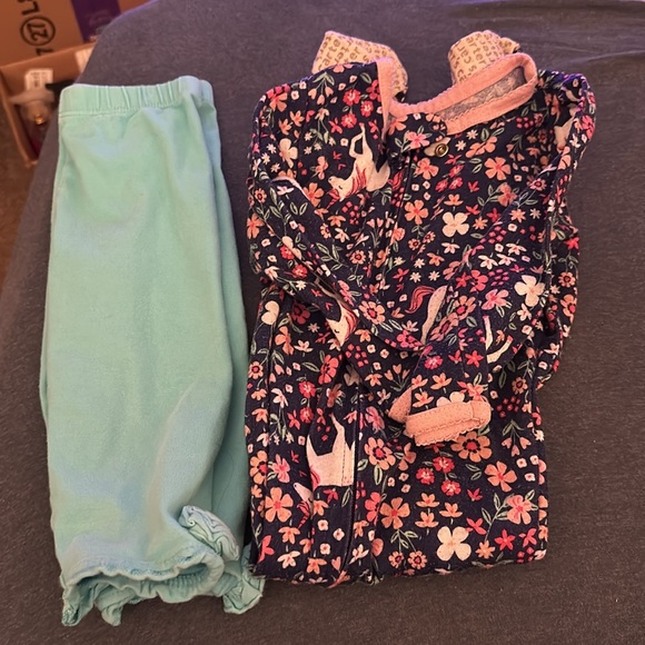 Toddler girls 24m - 2T clothing - 40 pieces - Picture 15 of 16